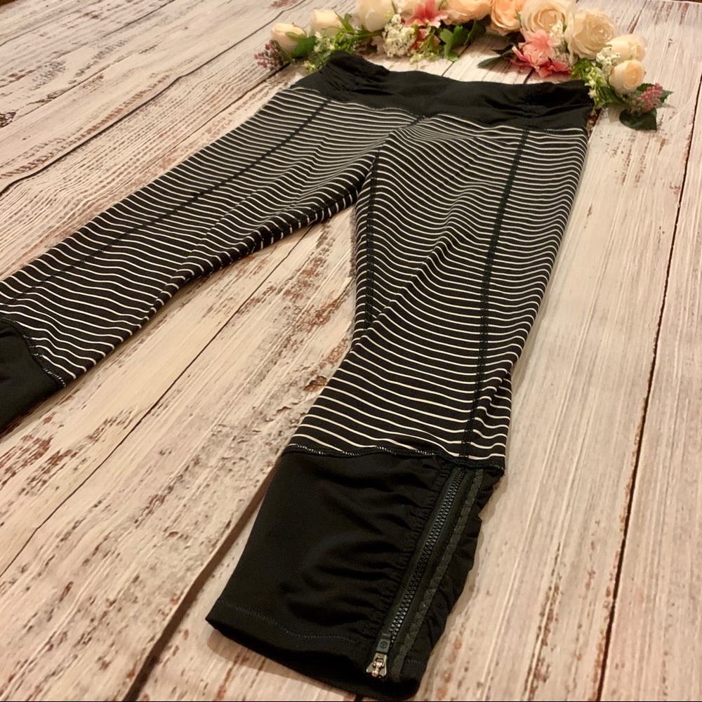 RARE Lululemon Parallel Stripe Runday Crops - Picture 15 of 16